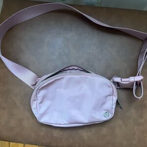 lululemon athletica belt bag